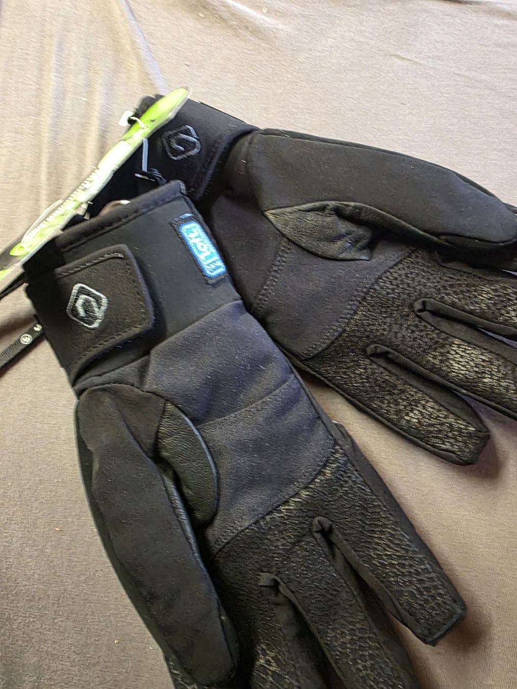 Handschuhe & Handstulpen: Level Skihandschuhe – Neu und originalverpackt aus Ebikon von bagija 1