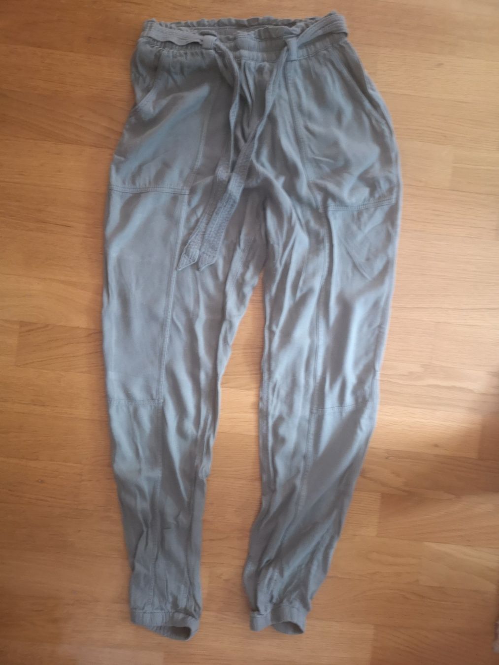 H&M Kleiderpakete & -sets: 2 pantalons légers, taille 164 – Gebraucht aus Biel/Bienne von Milly13 1