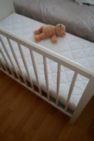 Babybett aus Holz 120 × 60 cm inkl. Matratze