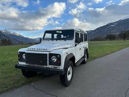 LAND ROVER Defender 110 TD4 - Top Zustand, wenig Kilometer