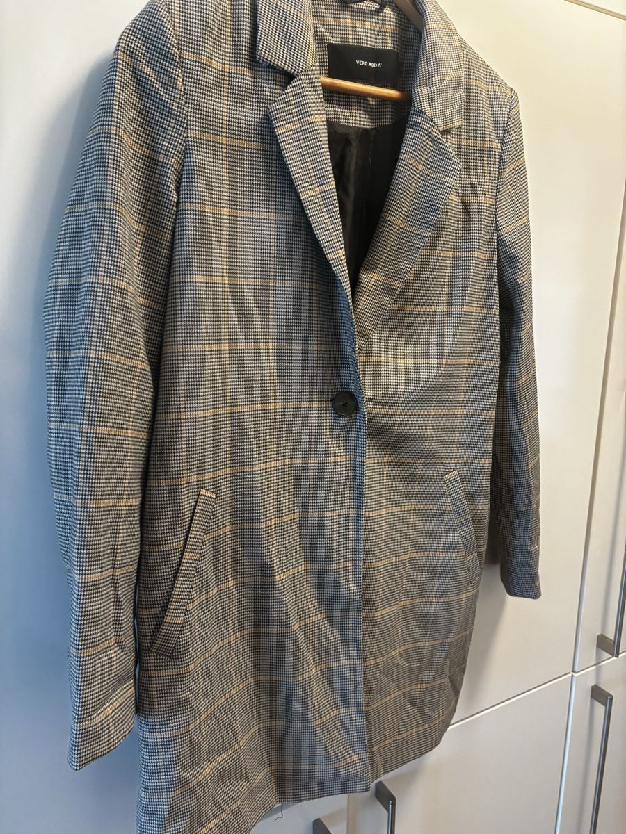 Vero Moda Cappotti: Vero Moda Mantel | Grösse S – Usato da St. Gallen venduto da NPC_mit_Twint 2