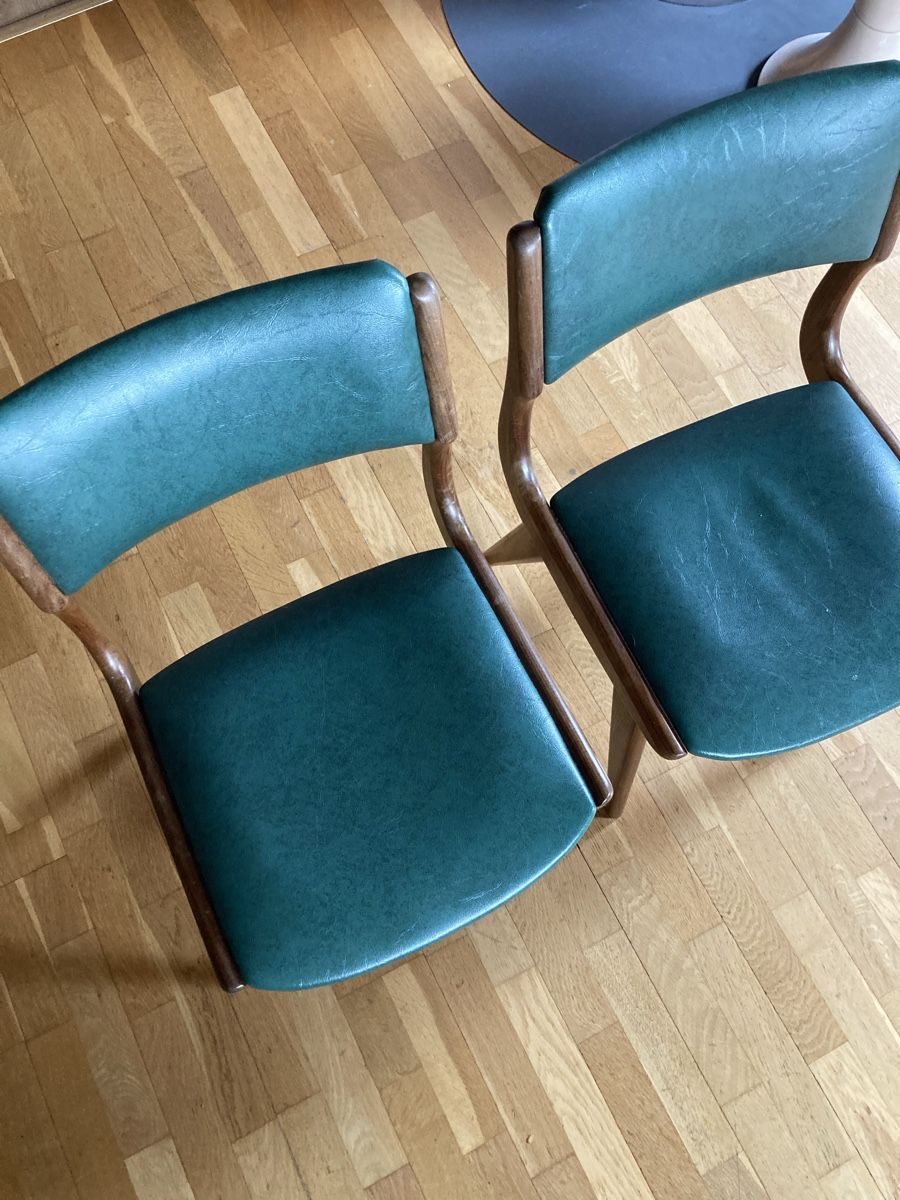 Stühle: 2er Set Vintage Design Stühle – Gebraucht aus Stäfa von matrat