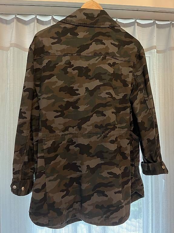 Jacken: Mango Camouflage-Jacke mit Strass  Grösse M – Gebraucht aus Aesch (Neftenbach) von djyan 1