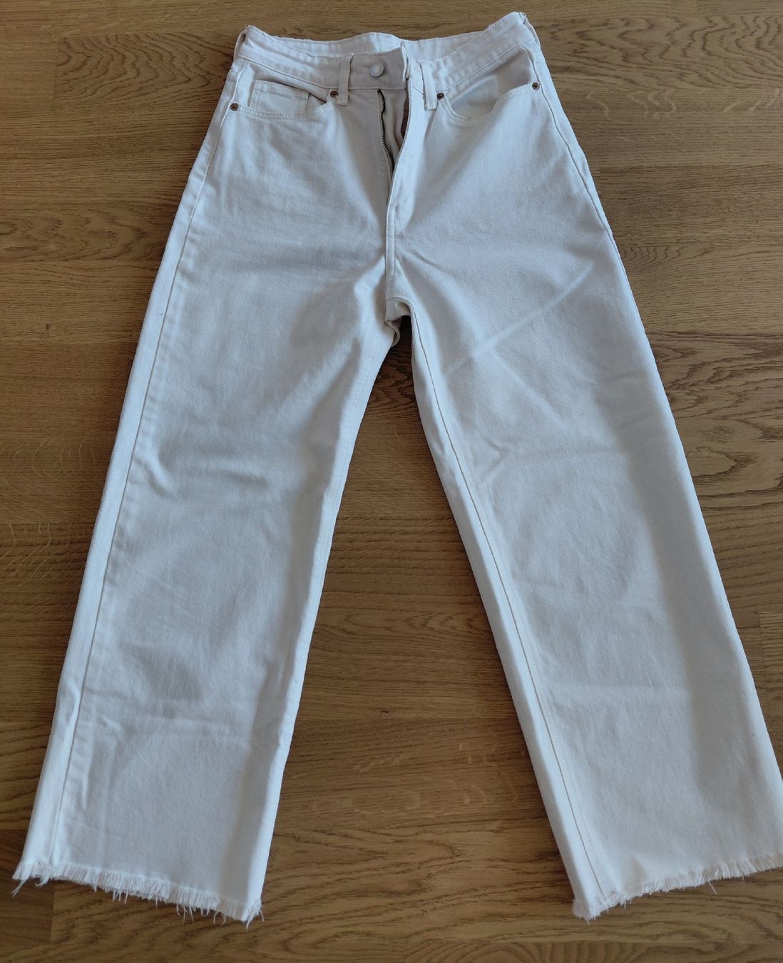 H&M Jeans: Straight Leg Jeans Stretch von H&M – Usato da Geuensee venduto da sonnenstunden 2