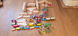 Brio Holzeisenbahn. Elektrische Eisenbahn mit Fernbedienung