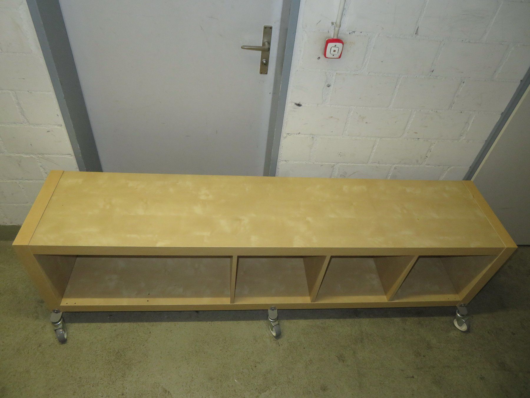 Mobili TV: Sideboard von Ikea, gross und rollbar – Usato da Zofingen venduto da Schekke 2