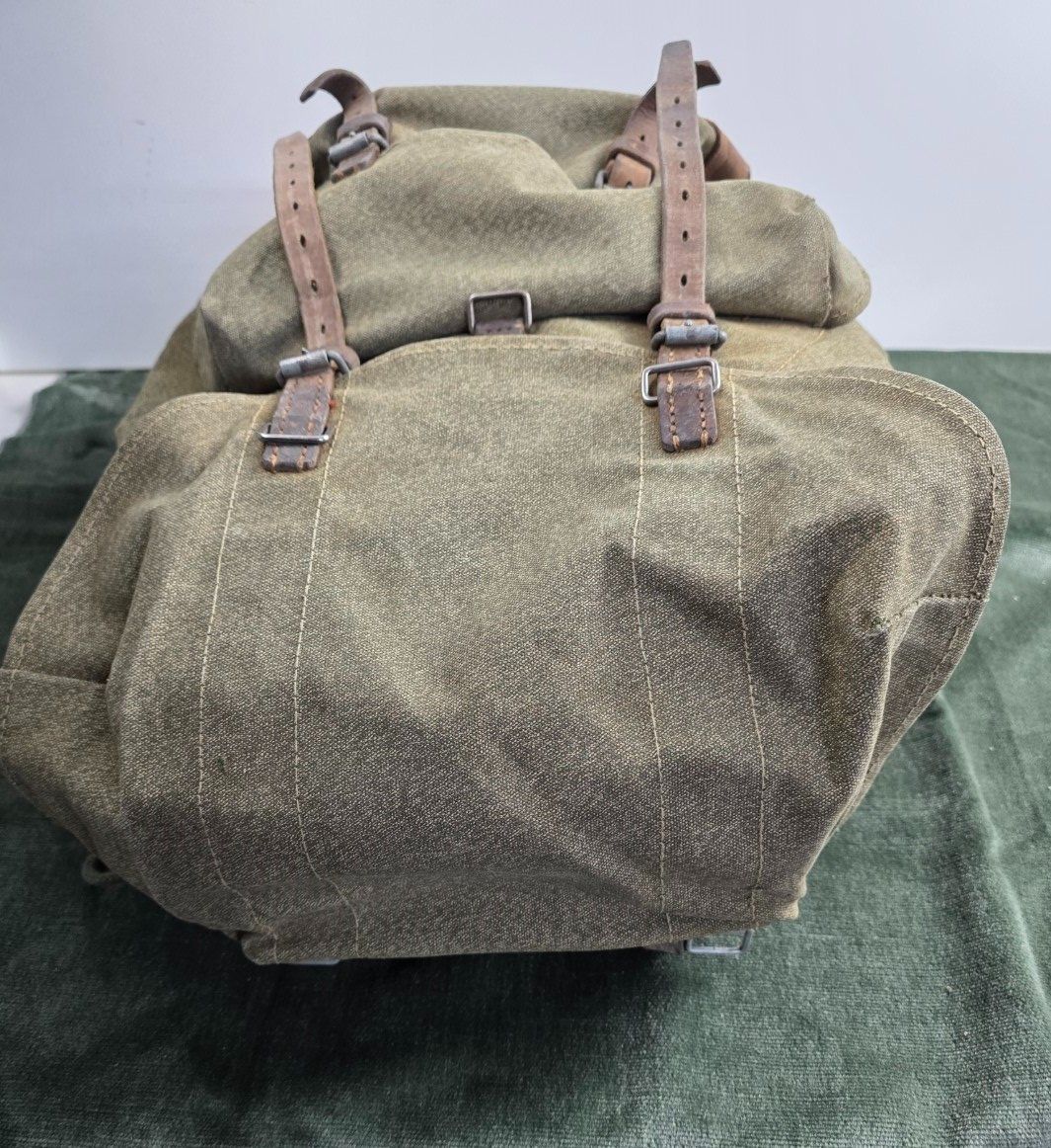Schweizer Armee Zaini: Schweizer Armee Rucksack – Canvas & Leder – Usato da Flums venduto da Flumsantik 3