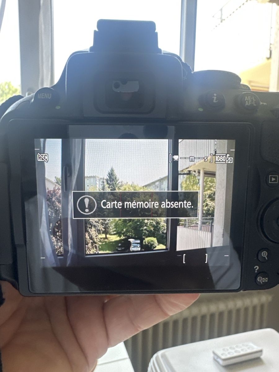 Nikon Fotocamera: Nikon D5300 & Nikkor 18-105mm – Usato da Zürich venduto da Olivier_Carre 2