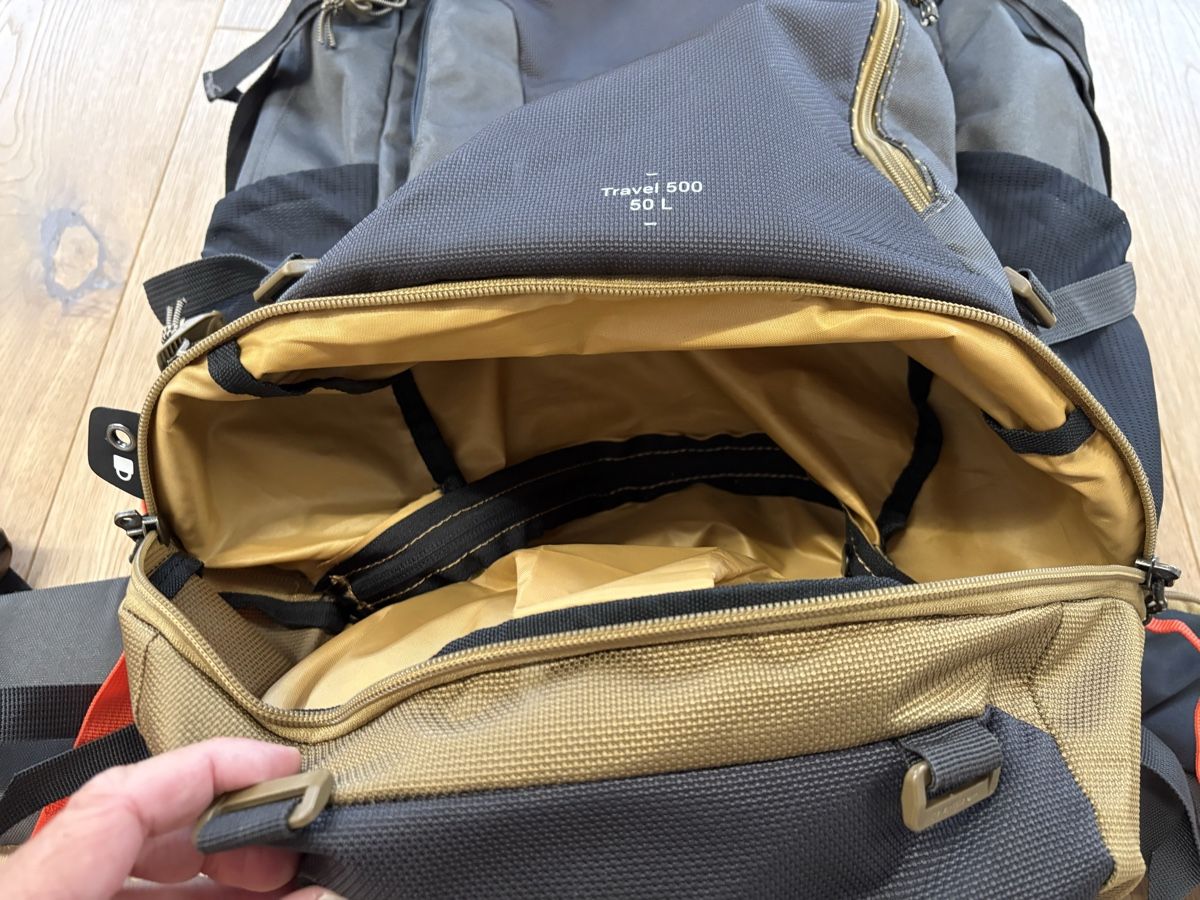 Decathlon Zaini: Forclaz - Rucksack 50 + 5 Liter – Usato da Täuffelen venduto da Ashape 2