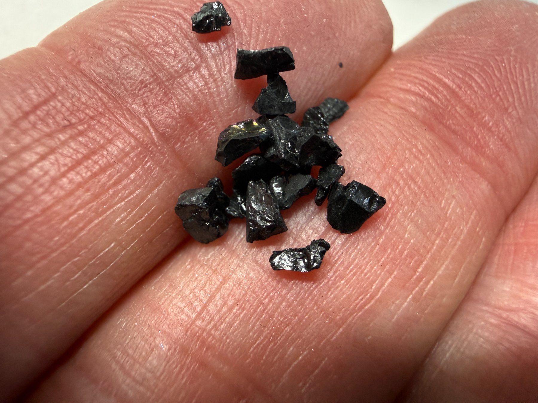 Peintures: Anthrazitkohle, gekörnt, 50 g – D'occasion à Lützelflüh-Goldb par Elementis 1