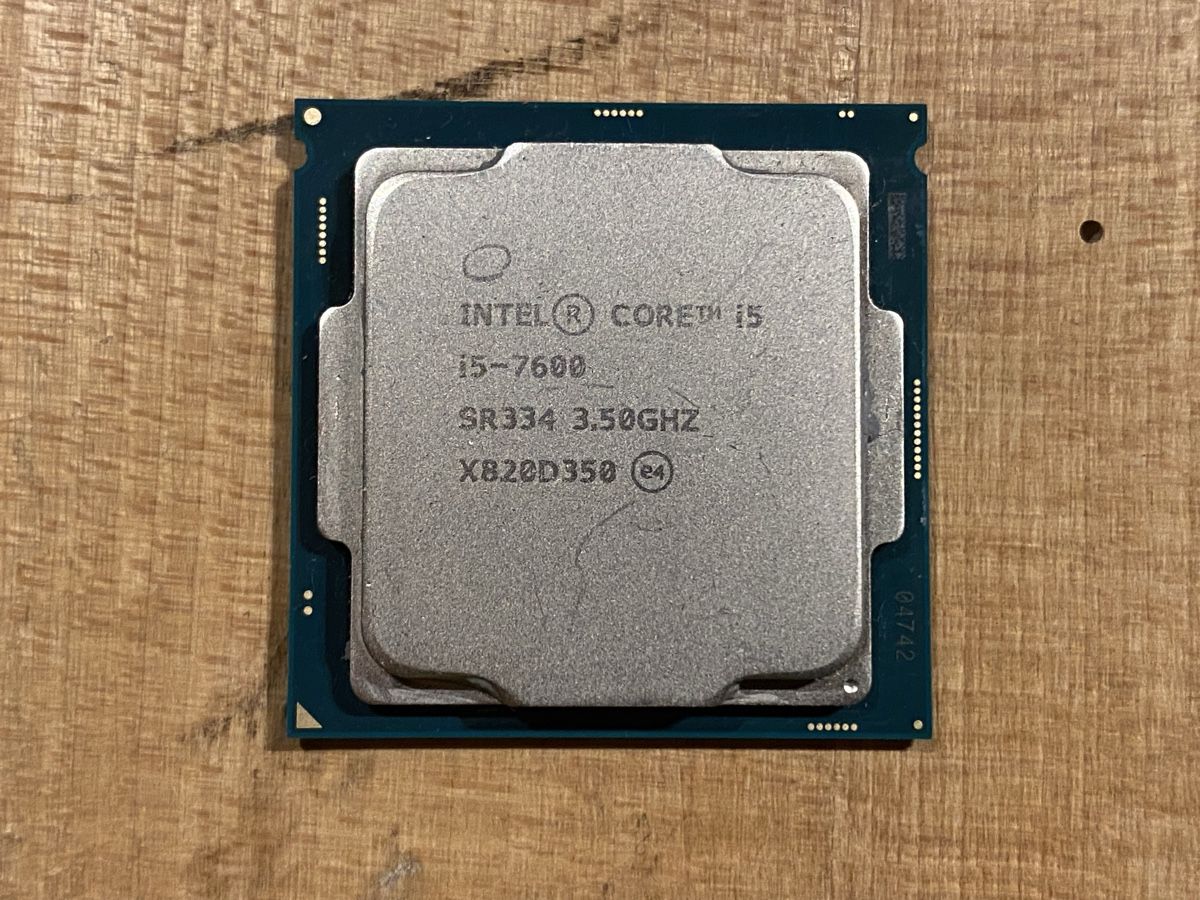Intel Componenti elettronici: Intel Core i5-7600 | 3.5 GHz  – Usato da Dotnacht venduto da 007ym