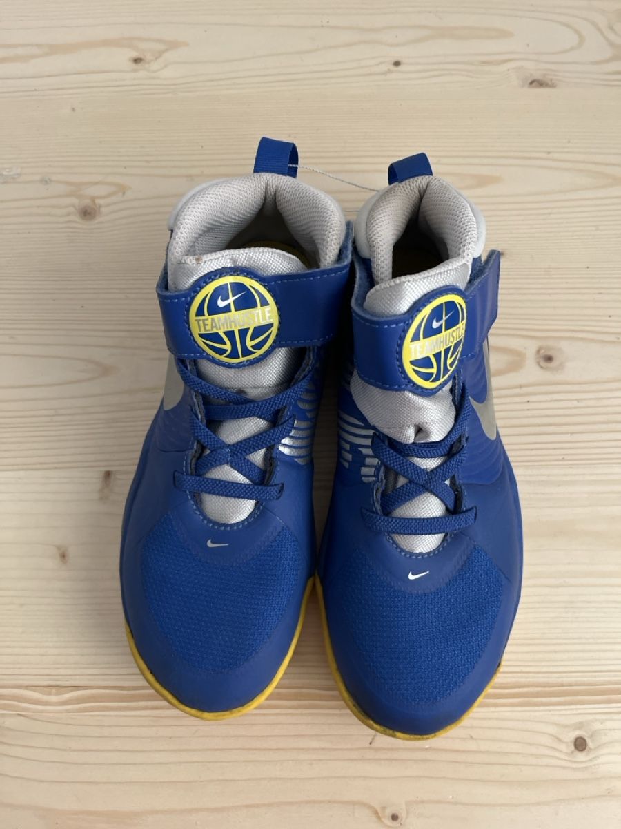 Adidas Scarpe per ragazzi: Adidas Teamhustle Grösse 34 – Usato da Derendingen venduto da Carbon10