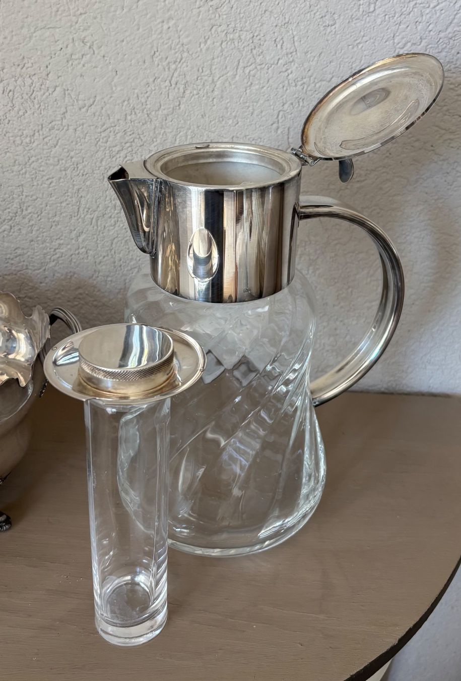 Caraffe: Glaskrug mit versilbertem Deckel und Eiswürfel Halter – Nuovo (secondo la descrizione) da Egg b. Zürich venduto da sus_8rnb 1