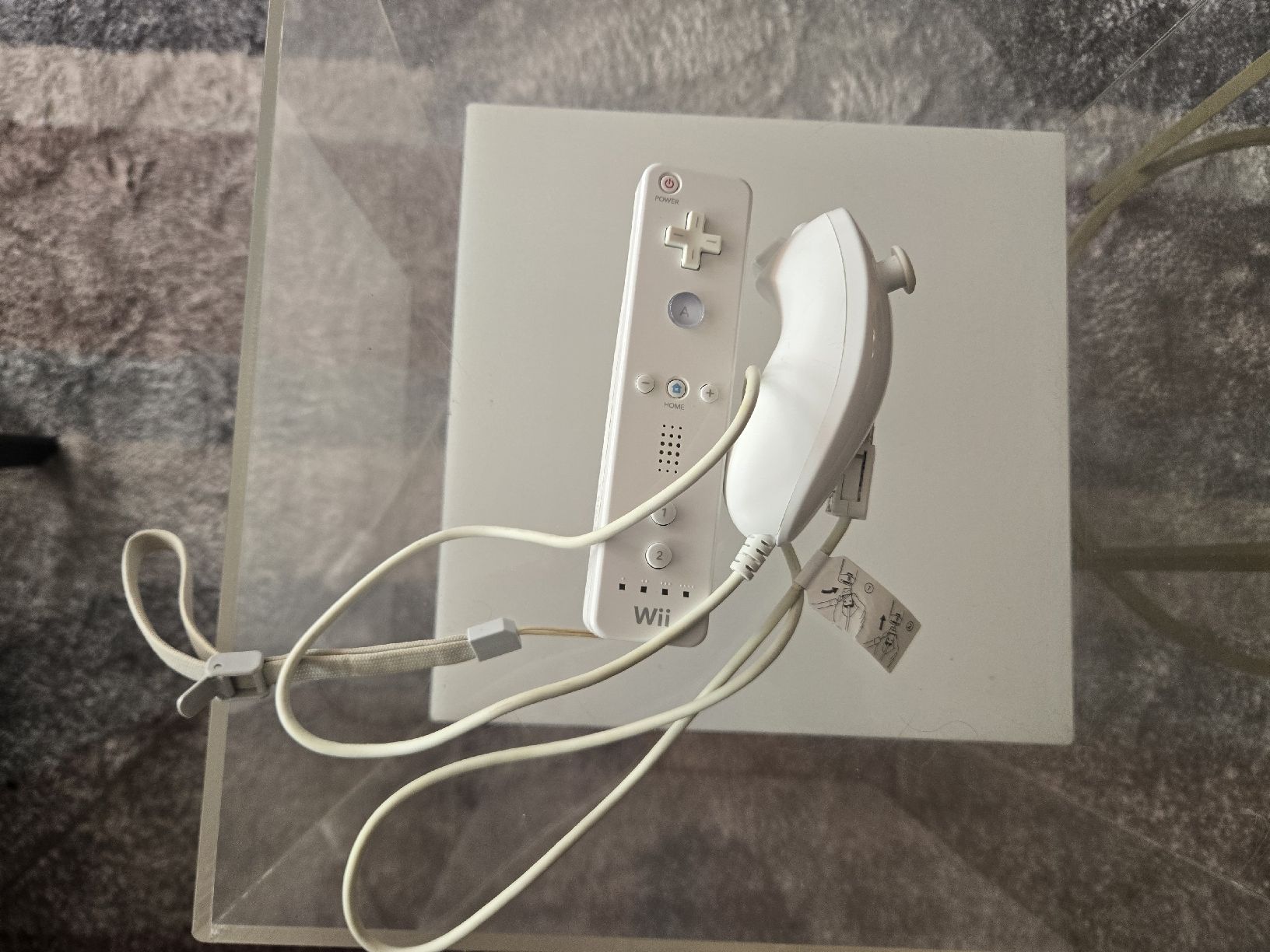 Controller: Nintendo Wii Controller mit Nunchuk – Usato da Bussigny venduto da Kfdlt
