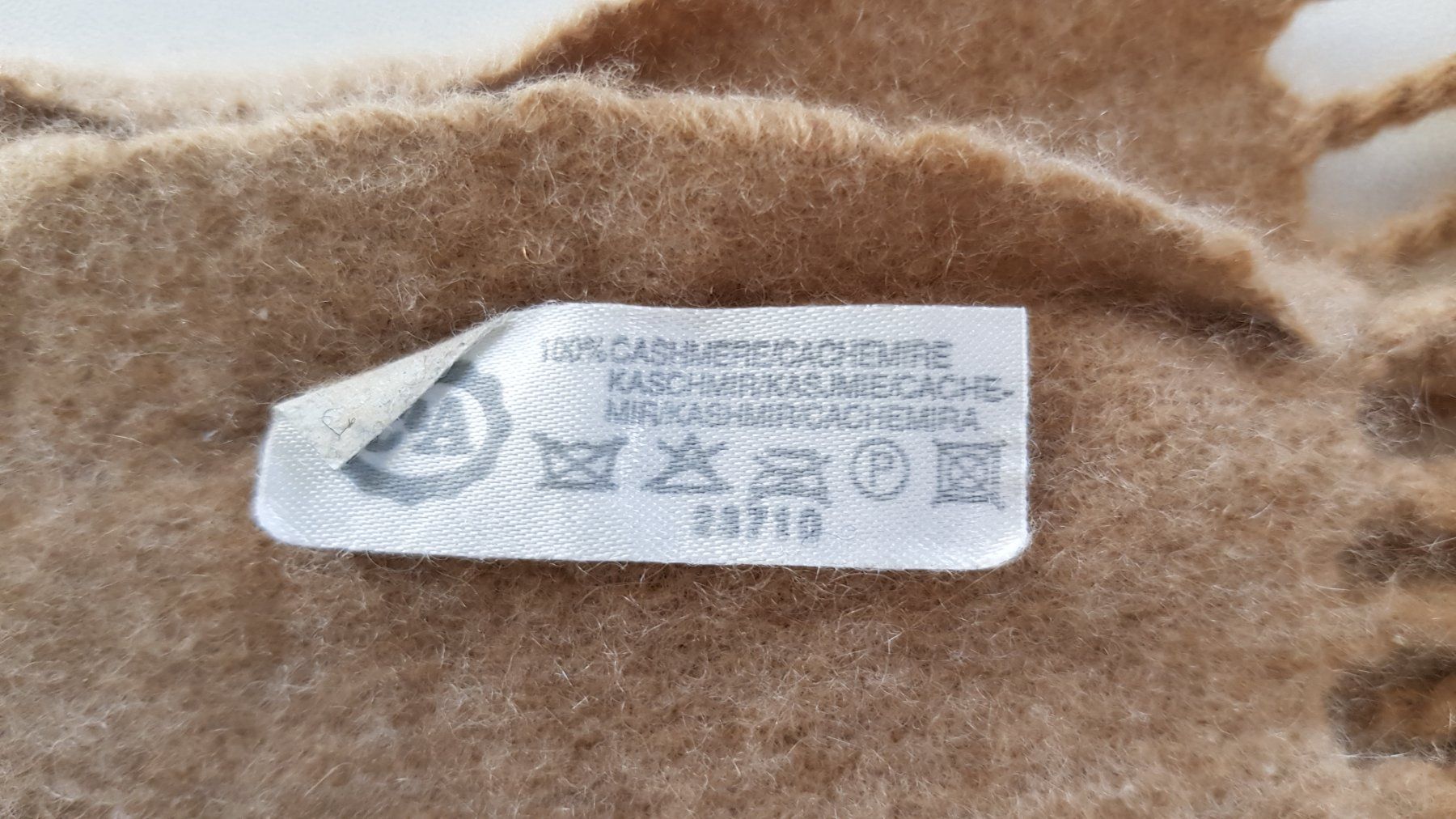 C&A Foulard & Sciarpe: Kaschmirschal 100 % Kamel – Usato da Büsingen venduto da Zufall2024 1
