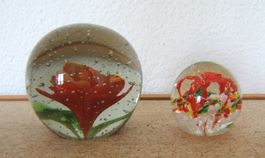 2 BRIEFBESCHWERER, PAPERWEIGHT AUS GLAS
