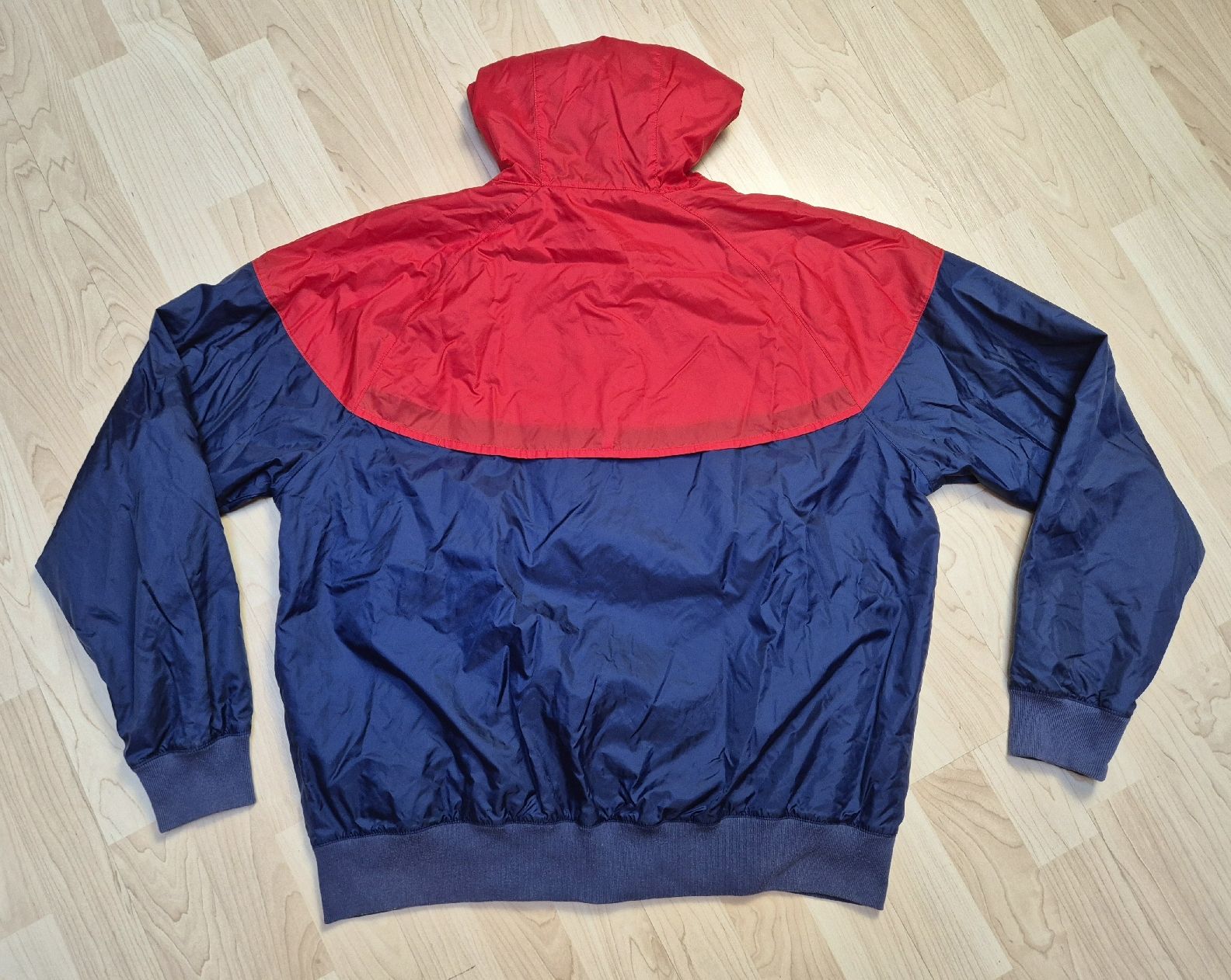 Nike Giacche: Rare Nike Windrunner Grösse M – Nuovo (secondo la descrizione) da St. Gallen venduto da CaliSunshine 1