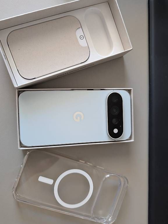 Telefoni cellulari / Smartphones: Google Pixel 11 Pro – Nuovo e nell'imballaggio originale da Steinhausen venduto da Achilleus1