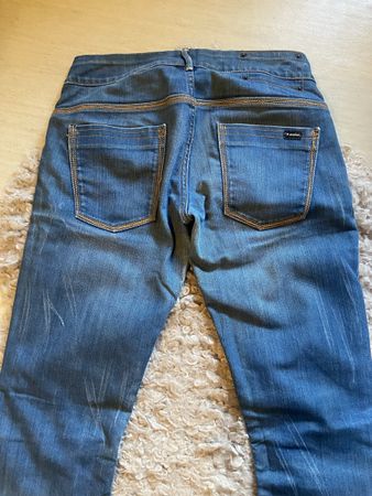 Jeanshose von Tide zu verkaufen