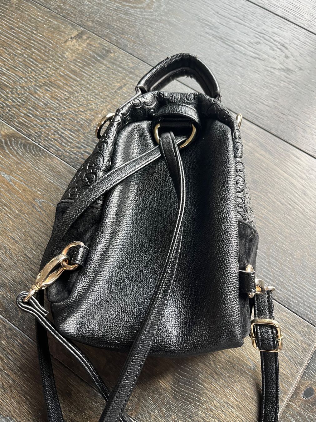 Guess Sacs à dos: Sac à dos Guess – D'occasion à Posieux par evs_57x2 1