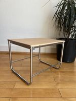 Kleiner Couchtisch im Bauhaus Stil