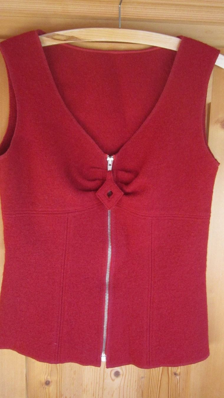 Gilet & Giacche senza maniche: Wunderschöne Wollweste - handmade – Nuovo (secondo la descrizione) da Wattwil venduto da tannenmeise73