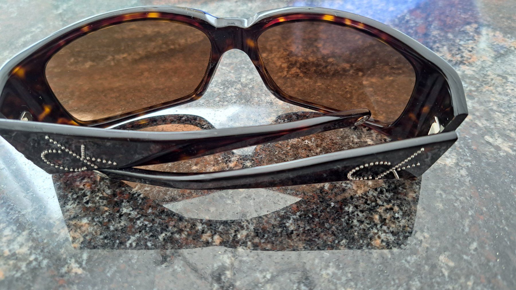 Calvin Klein Lunettes & Verres: Sonnenbrille Calvin Klein – Neuf (Voir description) à Pfäffikon ZH par Valsangiaccomo 5