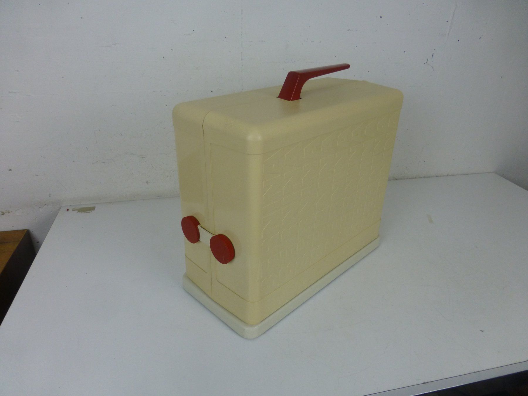 Bernina Macchine da cucire: Bernina nova mit Original Koffer – Usato da Fahrweid venduto da ekv 4