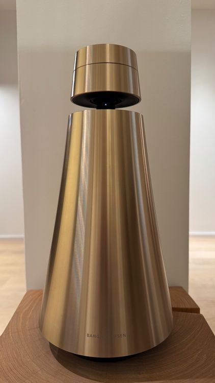 Bang & Olufsen Smart-Speaker Beosound 1 Brass Tone (Neu (gemäss ...