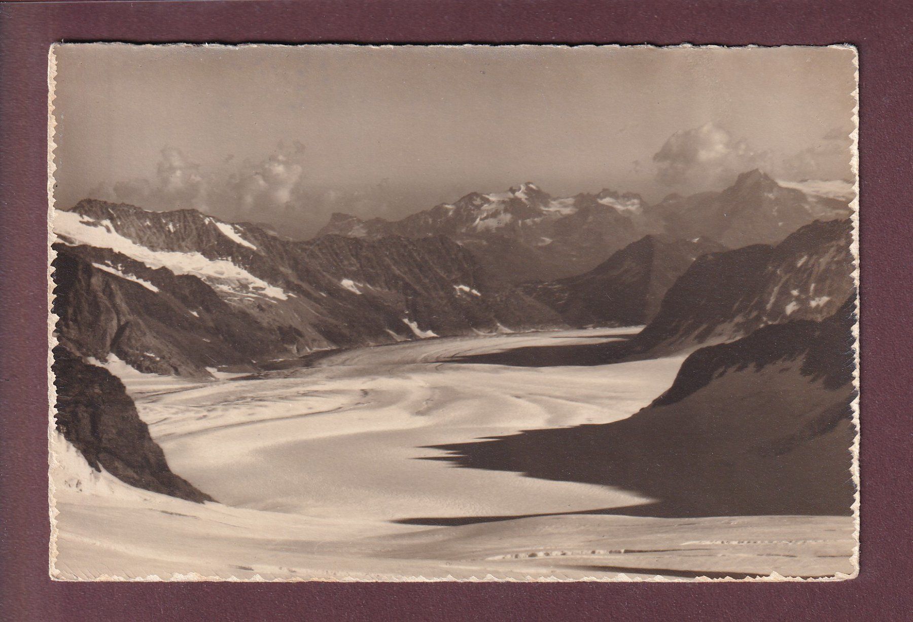 Cartoline postali: Jungfraujoch - ALETSCHGLETSCHER - E. Gyger – Usato da Pully venduto da nicecards