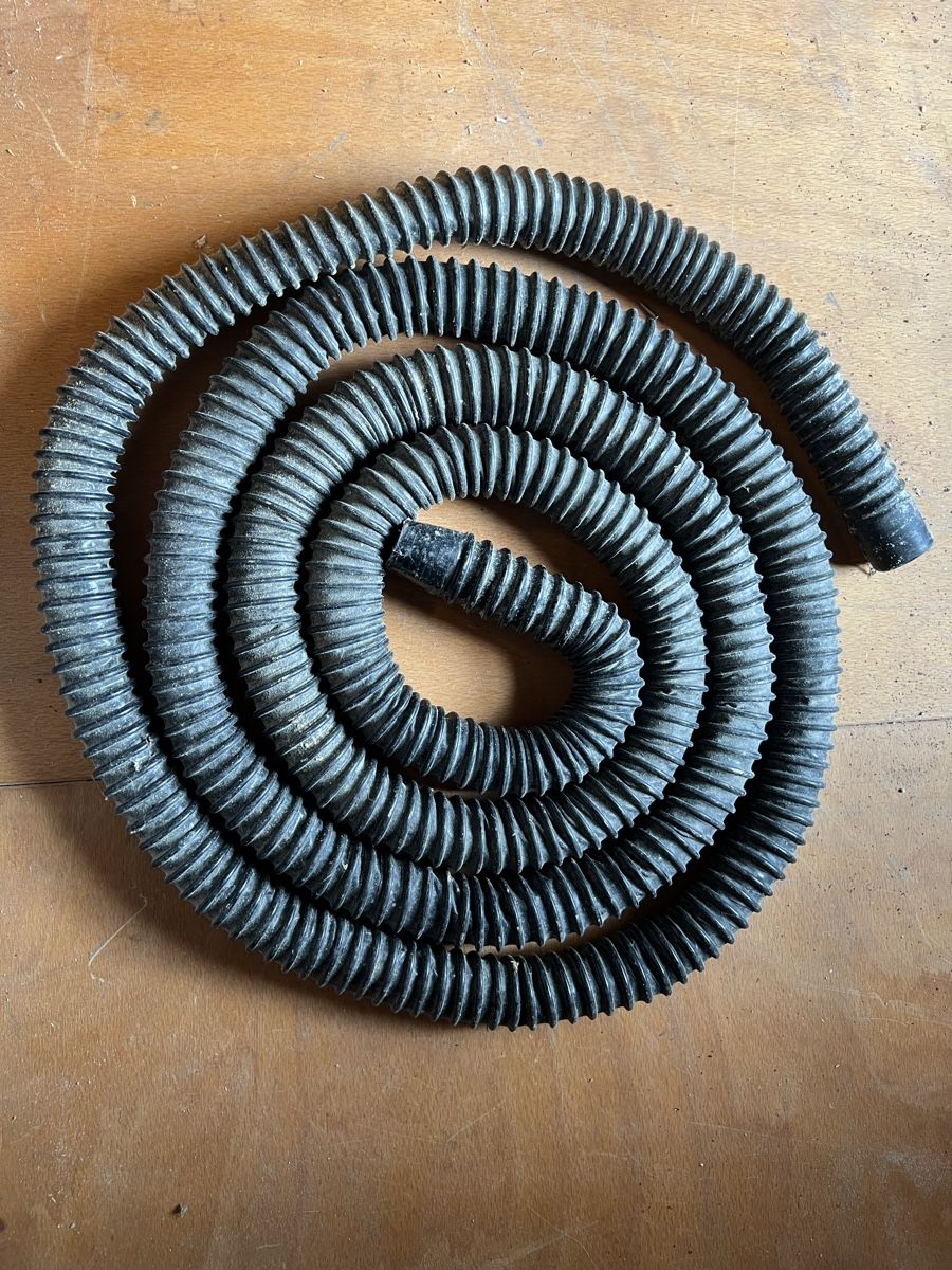 Tuyaux & tubes: Absaugschlauch 30mm Durchmesser Länge 3Meter  – D'occasion à Huttwil par luk_9tdh