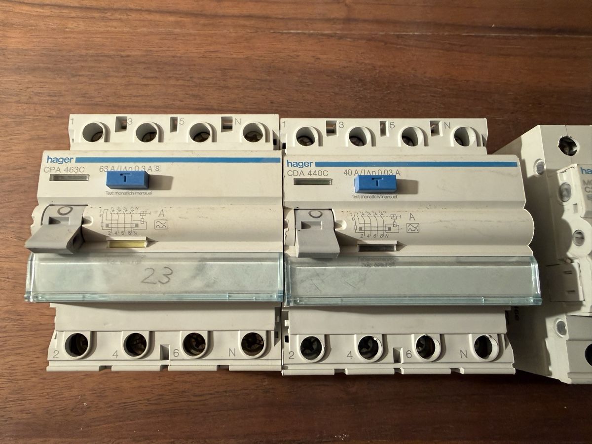 Interruttori: Grosses Set gebrauche Hager LS-Schalter – Usato da Worb venduto da Haman 1