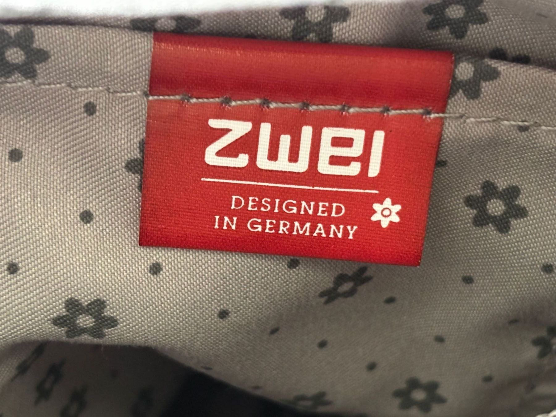 Taschen für Damen: ZWEI TASCHE – Gebraucht aus Emmenbrücke von gar_xds2 2