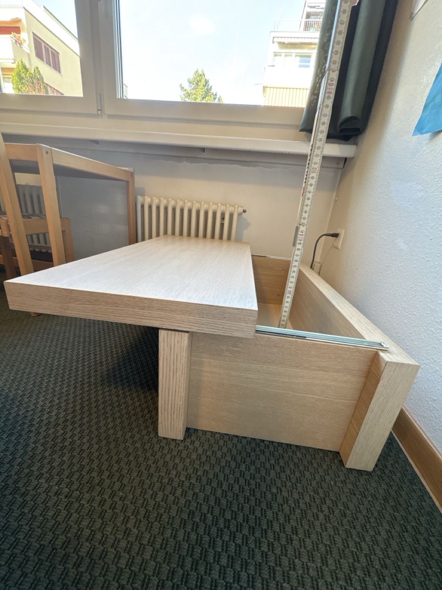 Comodini: Ikea Light Oak Bedside Table with Sliding Shelf. Nice! – Nuovo (secondo la descrizione) da Zürich venduto da Tequense 2