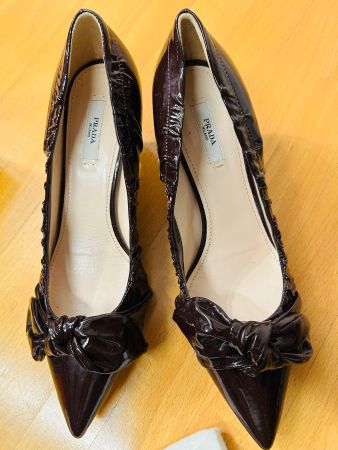 PRADA Lack Pumps Gr. 37.5 Braun - Herbst Sale Top!