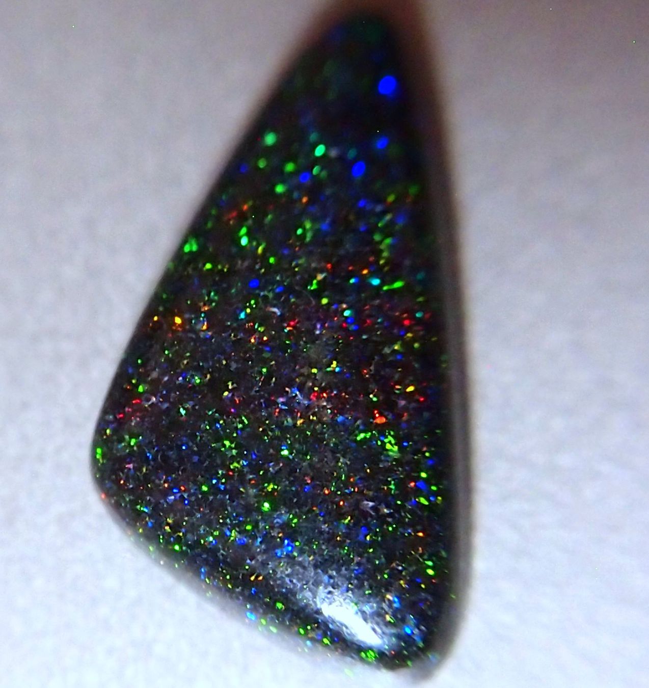 Pierres précieuses: 3,7 CTS polierter ANDAMOOKA OPAL  selten , einzigartig – Neuf avec emballage d'origine à Reinach BL par Hesekiel39 7