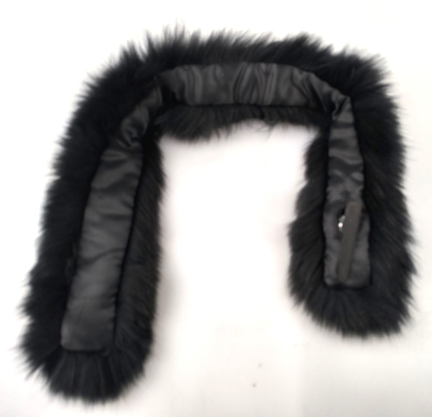Foulard & Sciarpe: Schwarzer Pelzkragen Stola – Usato da Rüti ZH venduto da Restwert_Rueti_ZH 3