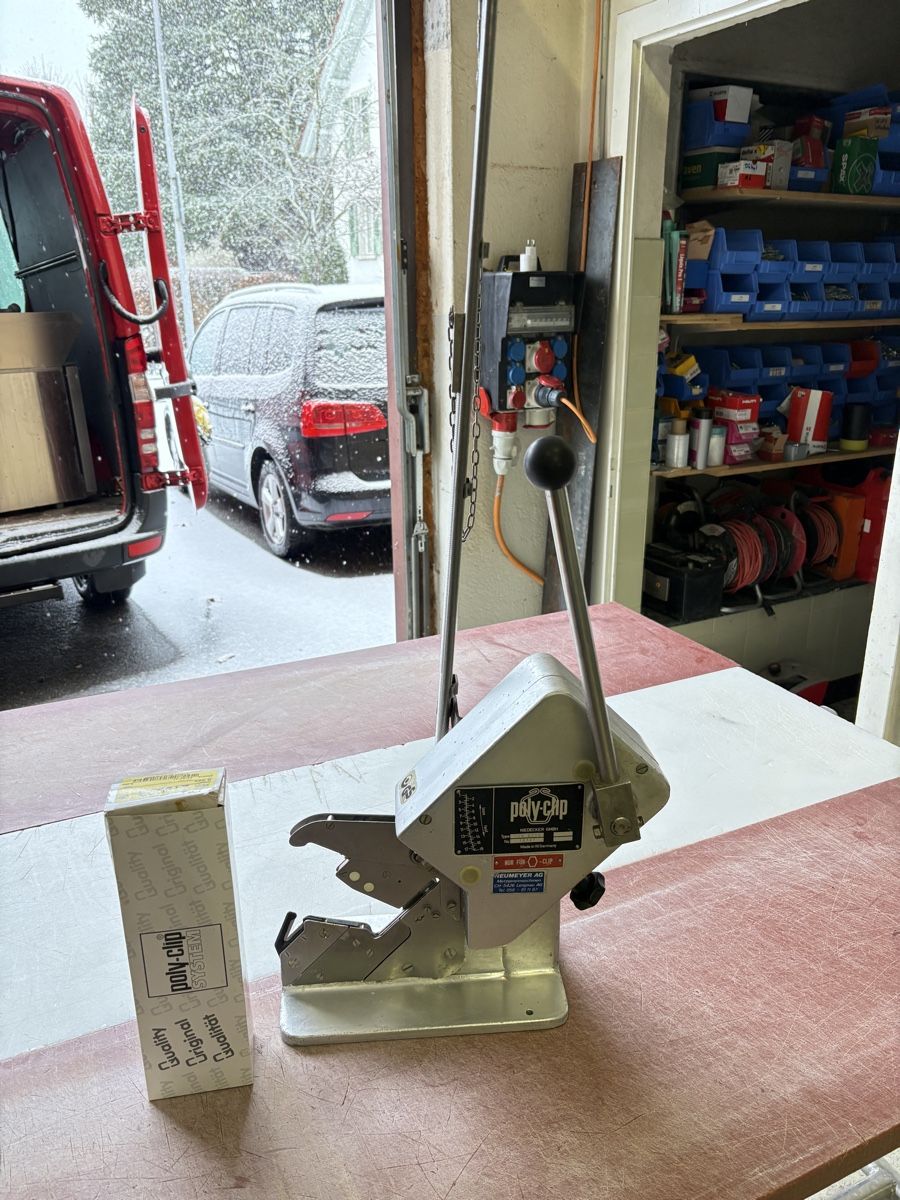 Tutte le macchine: Poly-clip – Usato da Buchs AG venduto da imar82