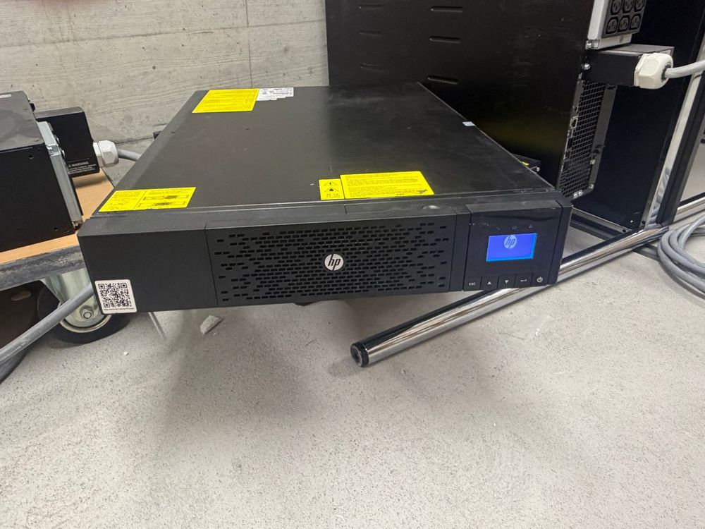 USV HP R/T3000 G4 - 3000 VA (Gebraucht) in für CHF 50 – nur Abholung ...