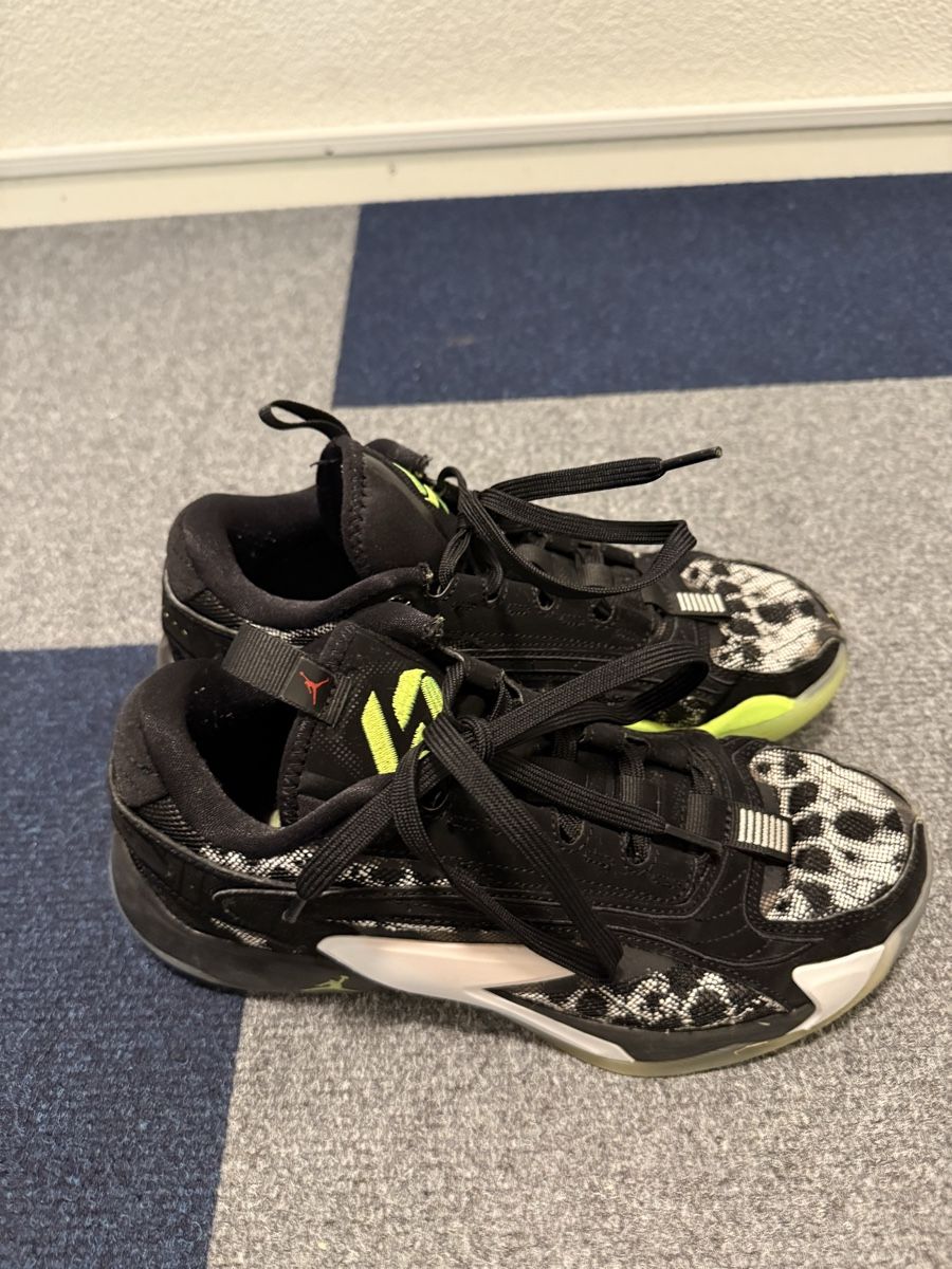Nike Scarpe per ragazzi: Nike Schuhe, Grösse 38.5 – Usato da Zuerich venduto da mjaudm