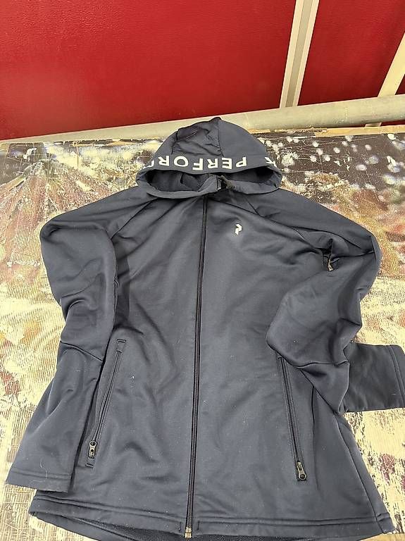 Vestes: Peak perf sweatjacke – D'occasion à Saas im Prättigau par jasna118