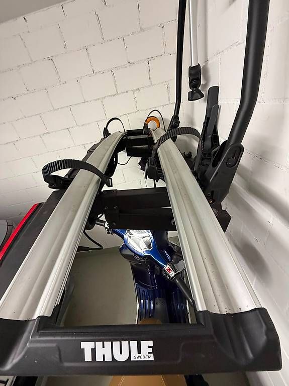 Barres de toit: Fahrradträger Veloträger THULE Space XT 2 – D'occasion à Zihlschlacht par Ceedy