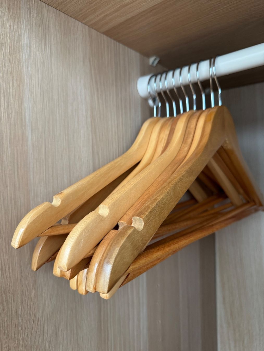 Ikea Appendiabiti: Lot de cintres IKEA BUMERANG – Usato da Gland venduto da anh_6ghx