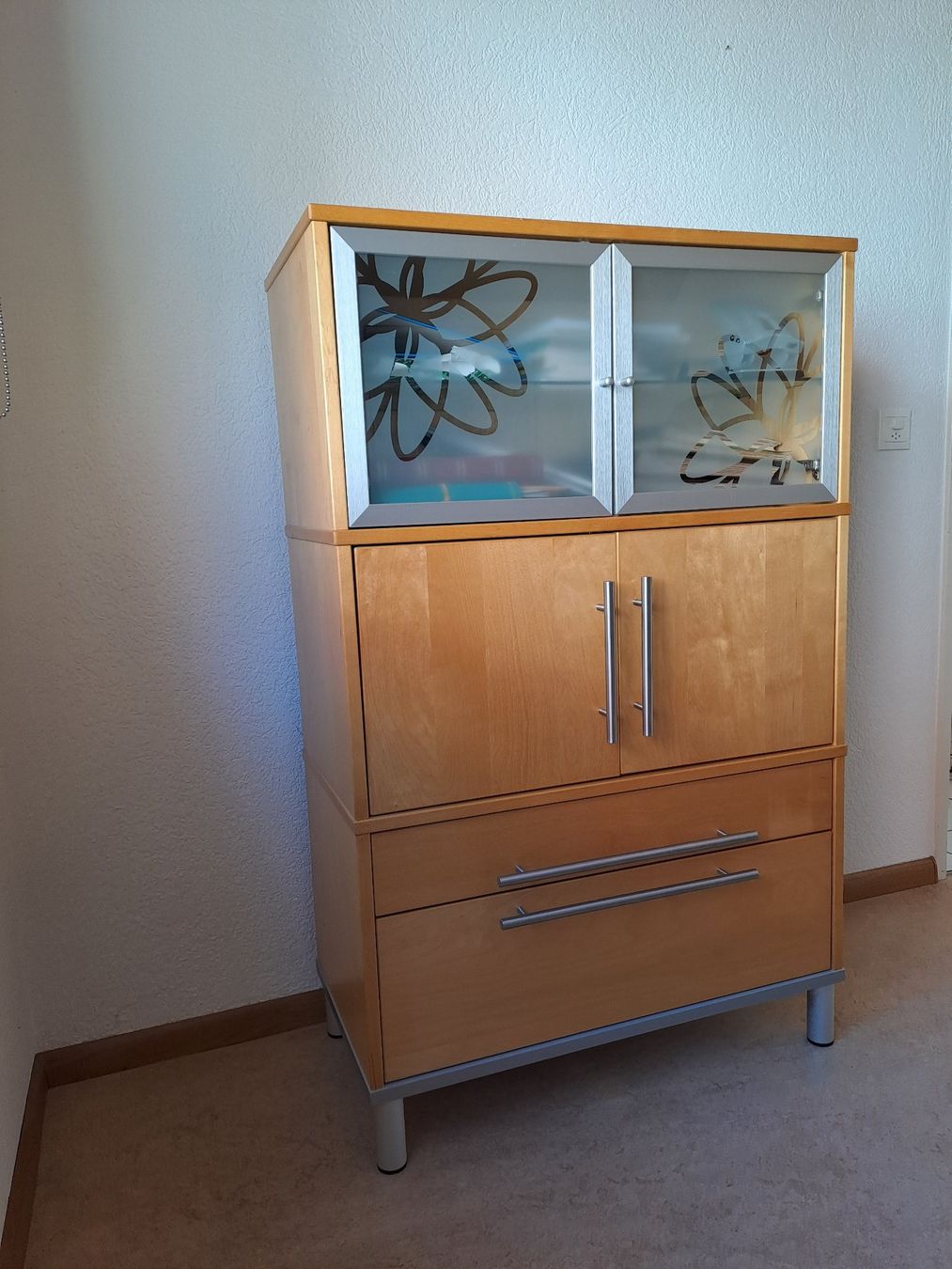 Armadi: Büromöbel / kleiner Schrank / Buffet – Usato da Gelterkinden venduto da Zwetschgenbaum 1