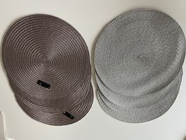 8 neue, schöne Tischset.