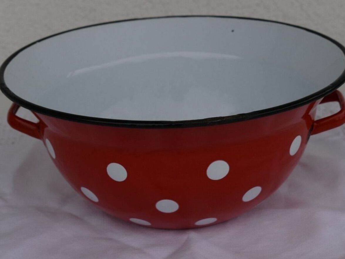 Ciotole: VINTAGE  EMAILLE SCHALE MIT GRIFF POLKA DOTS -WEITLING – Usato da spreitenbach venduto da lumbalplatte 2