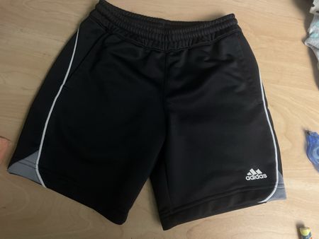 Adidas Shorts Kinder Schwarz Gr.128 Climalite guter Zustand