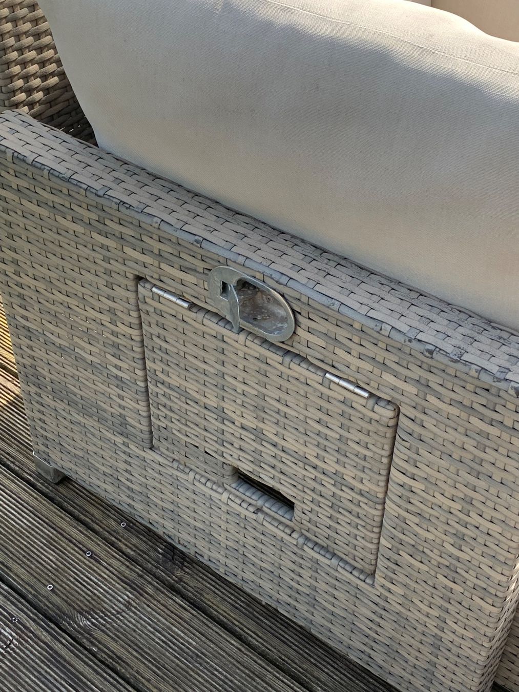 Sofas: Lounge Garten Terrasse Sofa Sitzmöbel wetterfest – Gebraucht aus Nussbaumen AG von  6