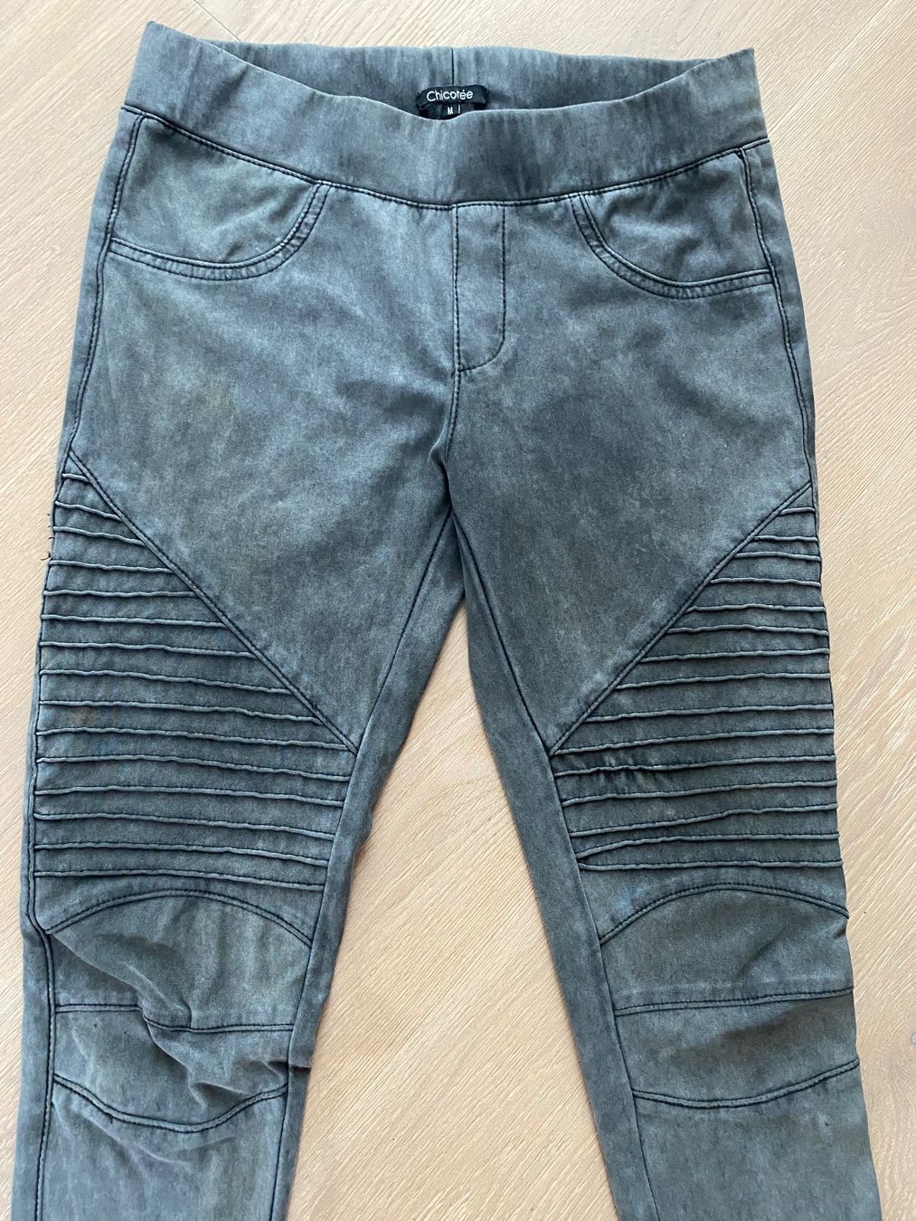 Hosen: Neuwertige dunkelgraue Freizeithose dehnbar Grösse M – Gebraucht aus Winkel von Flyhy2020 1
