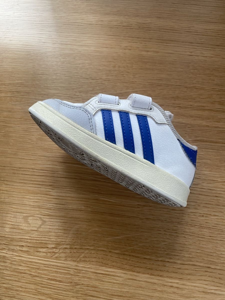 Adidas Scarpe per ragazzi: Adidas Schuh Grösse 22 – Usato da Zell ZH venduto da MegaCatch 5